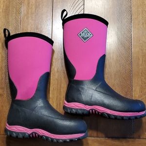 Muck Boots - hardly used kids size 2